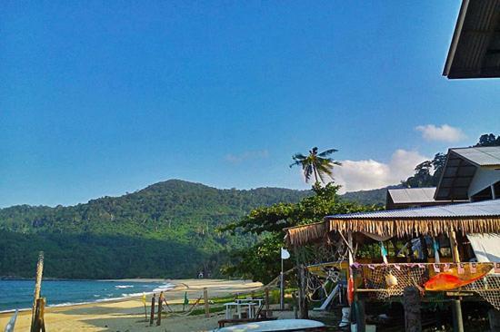 Beachfront Hut Upstairs Astra - Beach Shack Chalet Kampong Juara Eksteriør billede